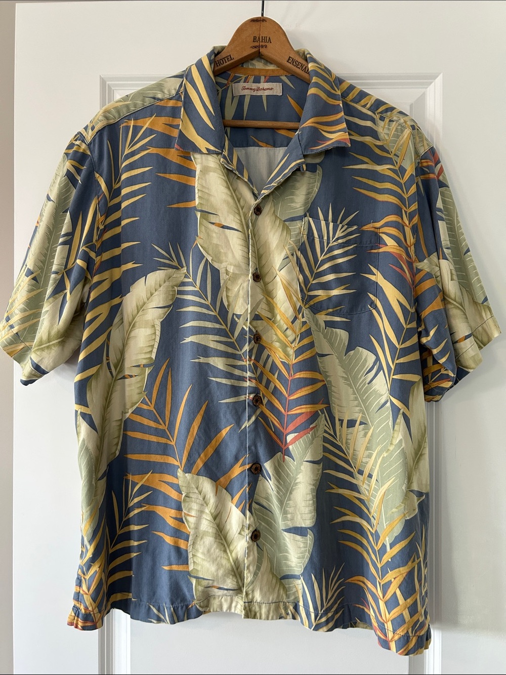 Tommy Bahama Tropical Print Hawaiian Shirt XL w MEASUREMENTS Washable Silk